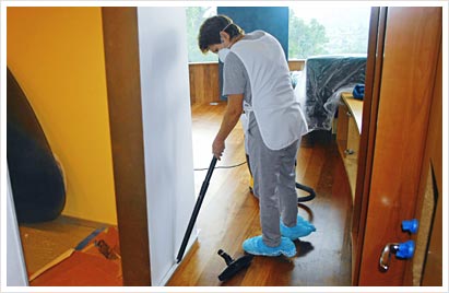 How to Clean a Hardwood Floor